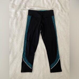 American Eagle Aerie Cropped Black and Teal Athletic Leggings XS
